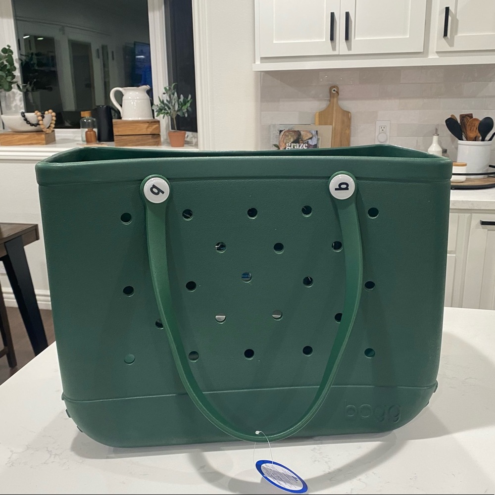 Large Original on the hunt for a GREEN BOGG bag.